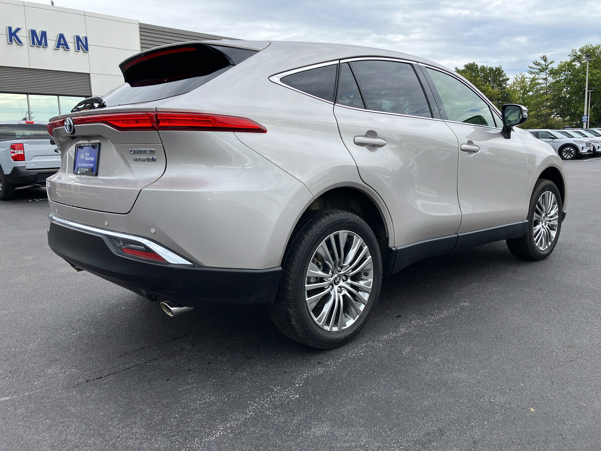Used 2022 Toyota Venza Limited w/ Advanced Technology Package AWD/4WD image 6