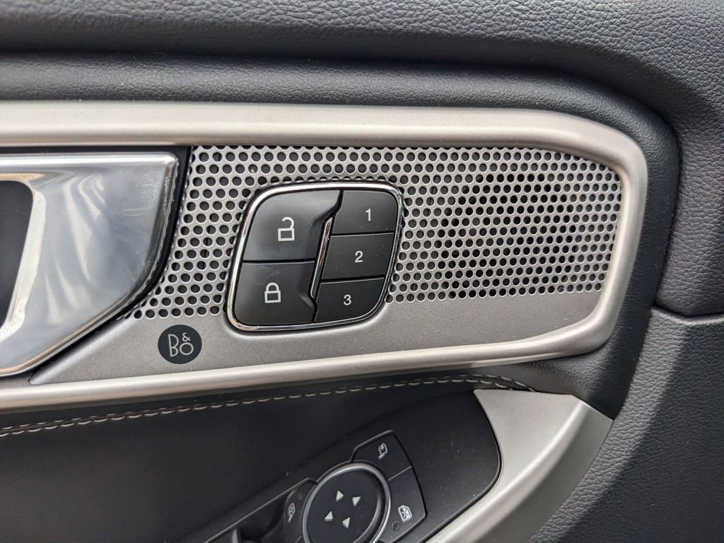 Certified 2021 Ford Explorer Limited w/ Equipment Group 301A image 21