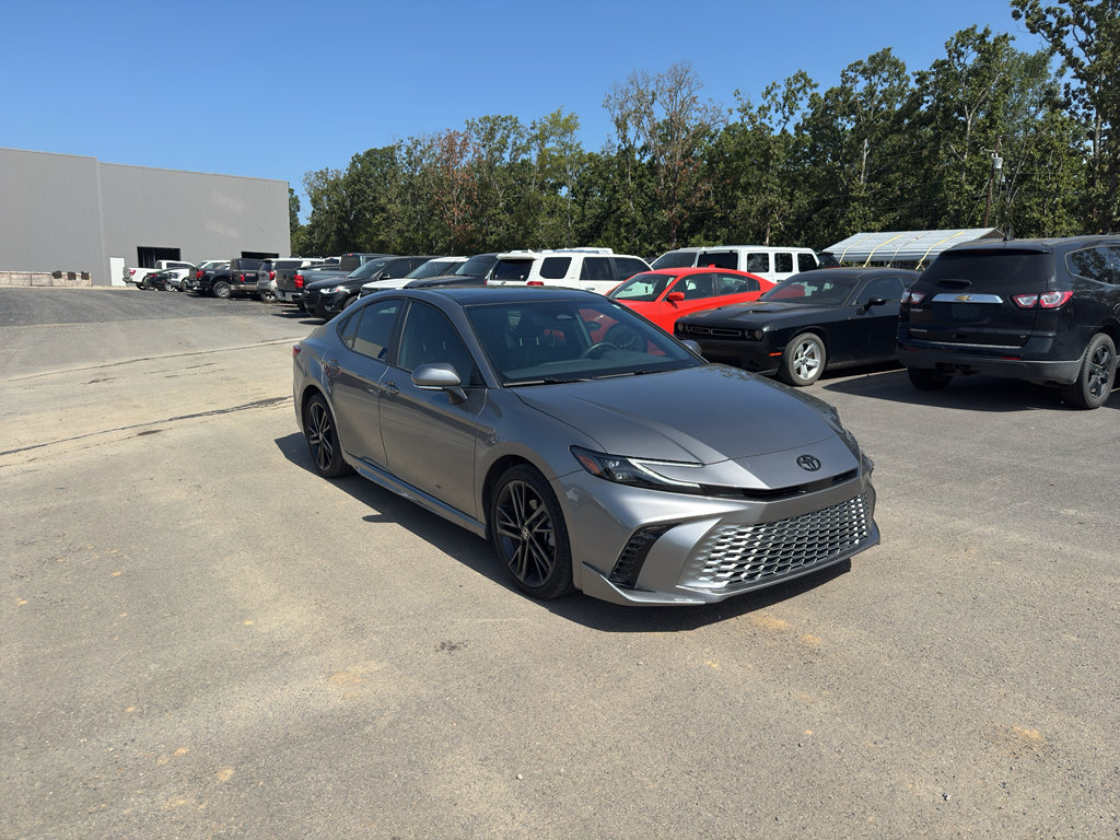 Used 2025 Toyota Camry XSE AWD/4WD image 3