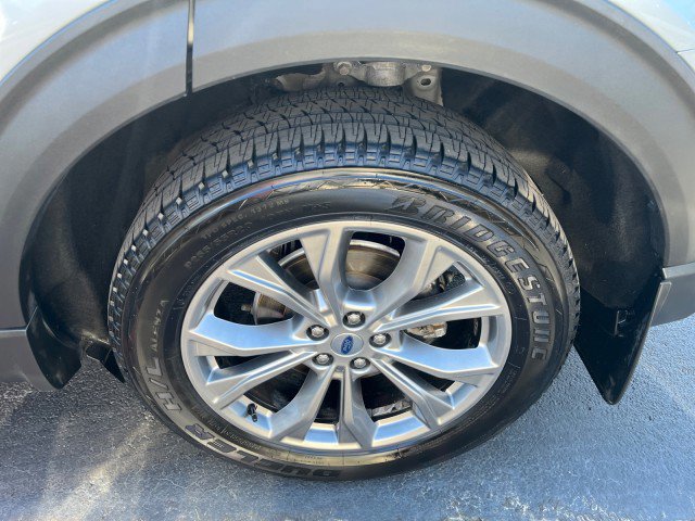 Certified 2022 Ford Explorer XLT w/ Equipment Group 202A image 29