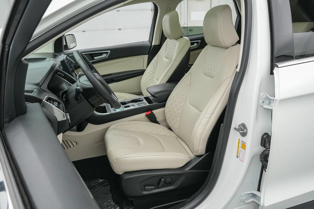 Certified 2023 Ford Edge Titanium AWD/4WD image 11