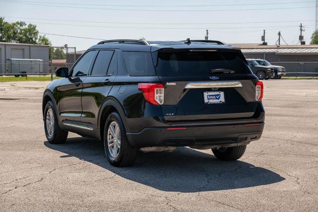 Certified 2024 Ford Explorer XLT RWD image 6
