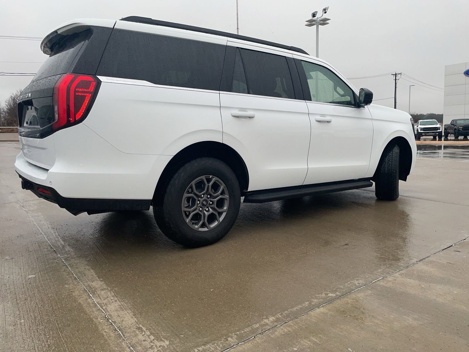 Certified 2025 Ford Expedition Active image 6