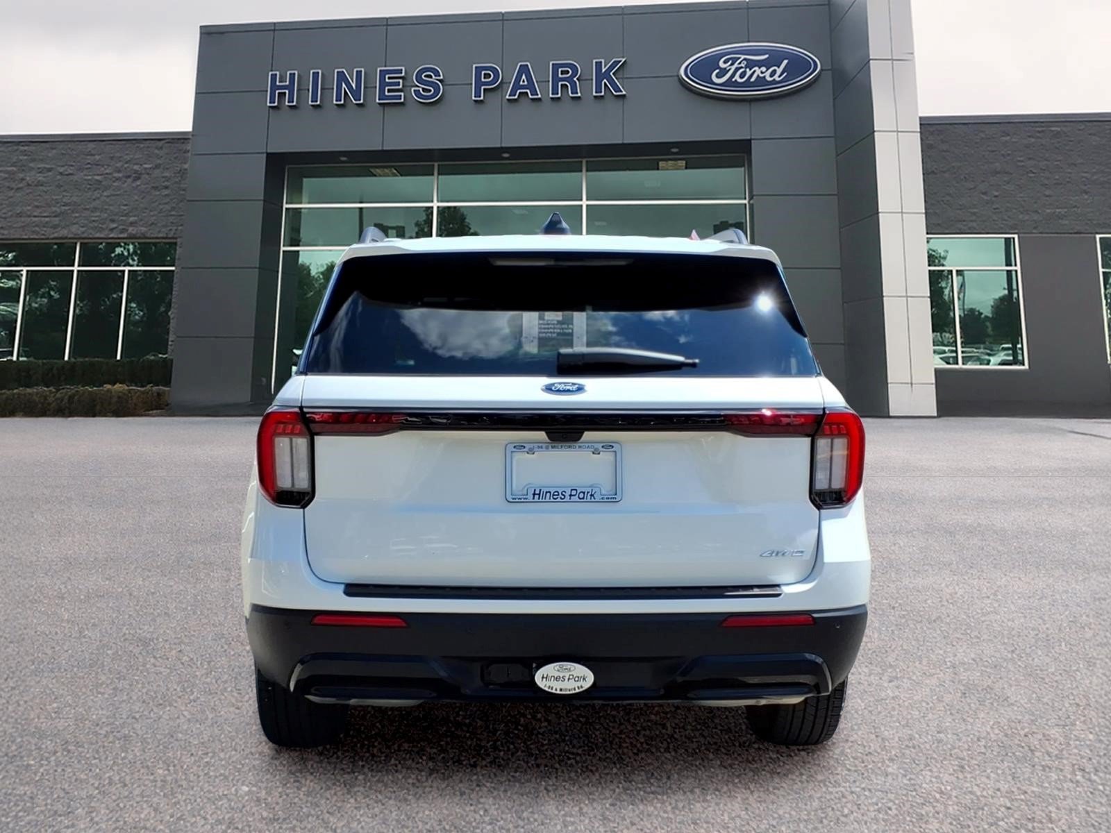 Certified 2025 Ford Explorer ST-Line AWD/4WD image 6
