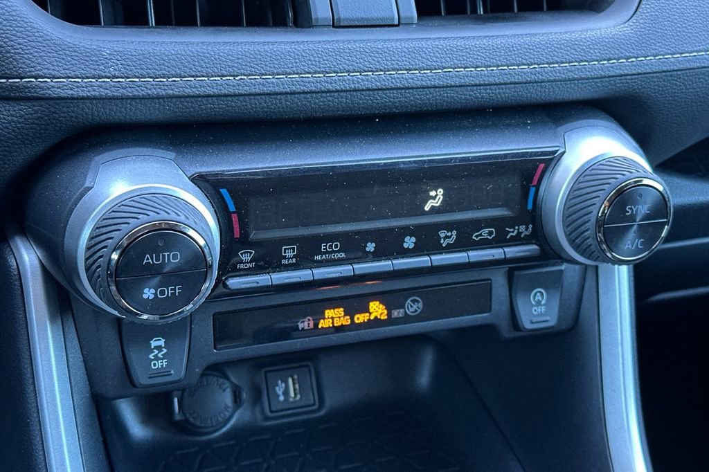 Used 2025 Toyota RAV4 XLE image 18