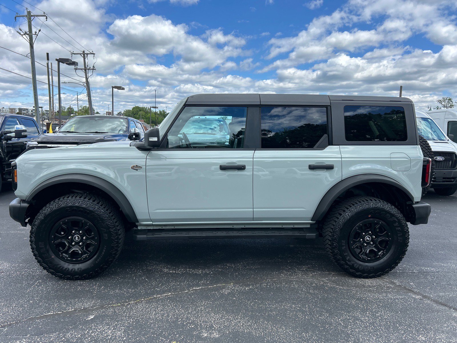 Certified 2023 Ford Bronco Wildtrak AWD/4WD image 4