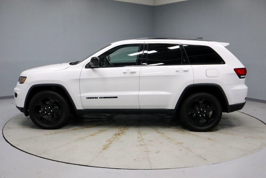 Used 2018 Jeep Grand Cherokee Laredo image 2