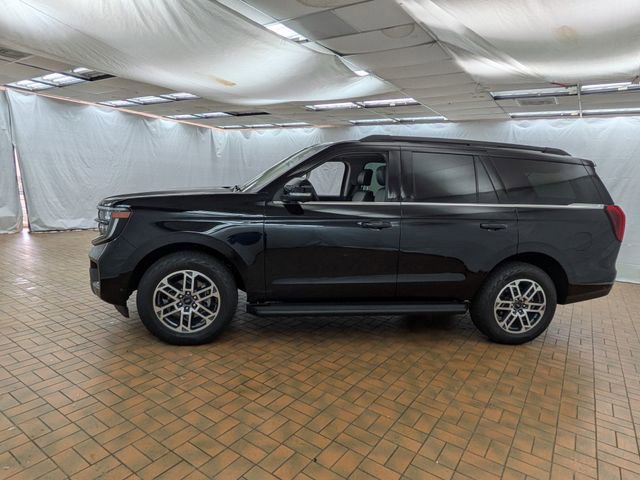 Certified 2025 Ford Expedition Active image 4