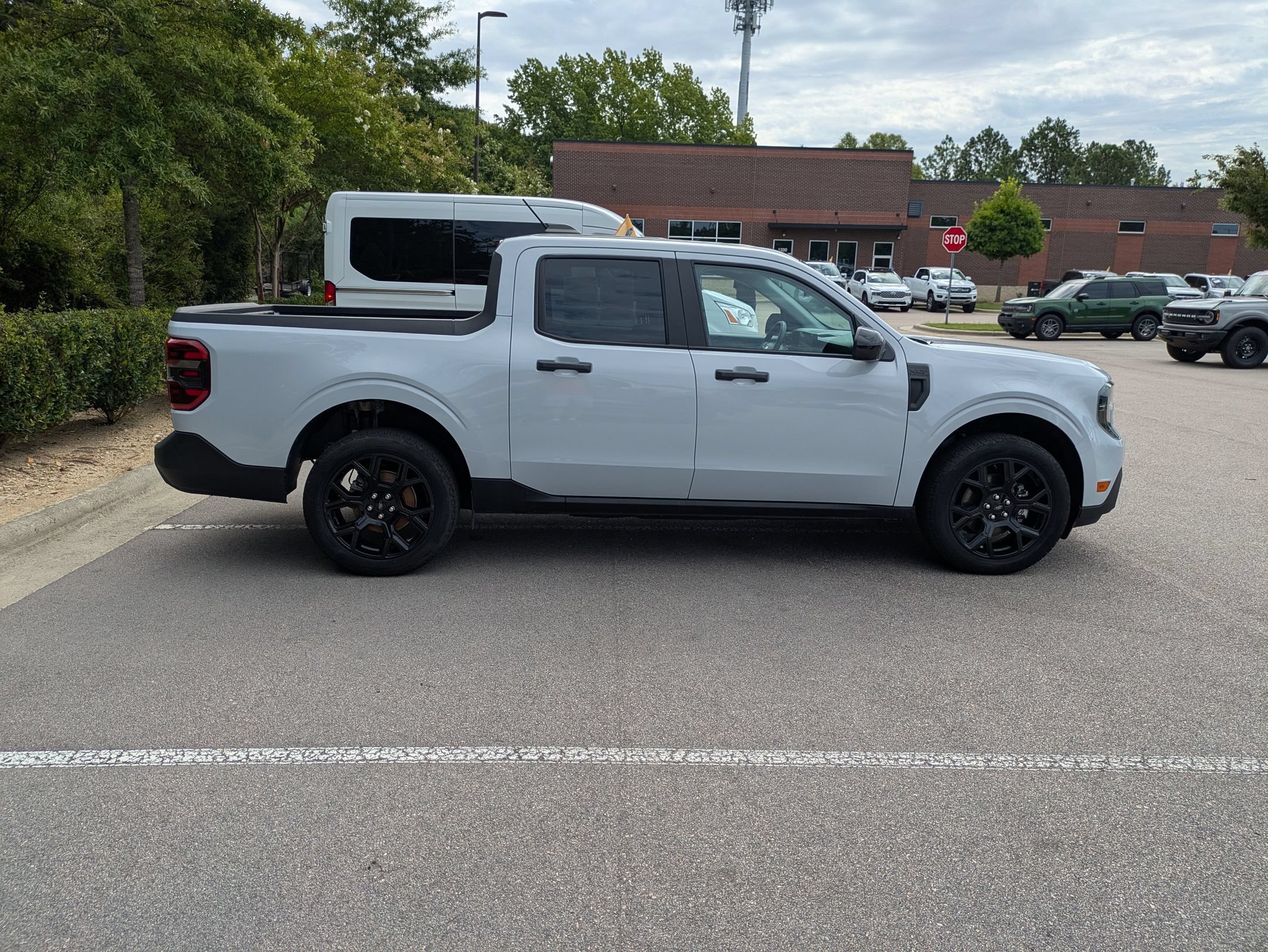 Certified 2025 Ford Maverick XLT AWD/4WD image 3