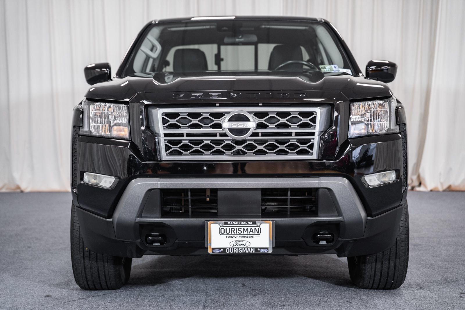 Used 2024 Nissan Frontier SV w/ Technology Package AWD/4WD image 2