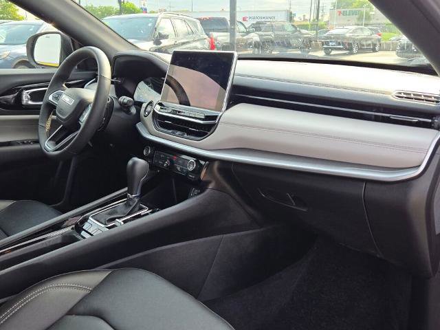 Used 2025 Jeep Compass Limited image 10