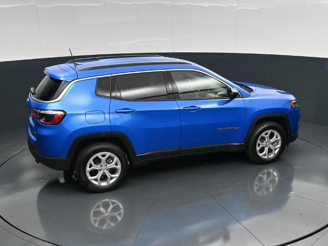 Used 2024 Jeep Compass Latitude w/ Convenience Group AWD/4WD image 37