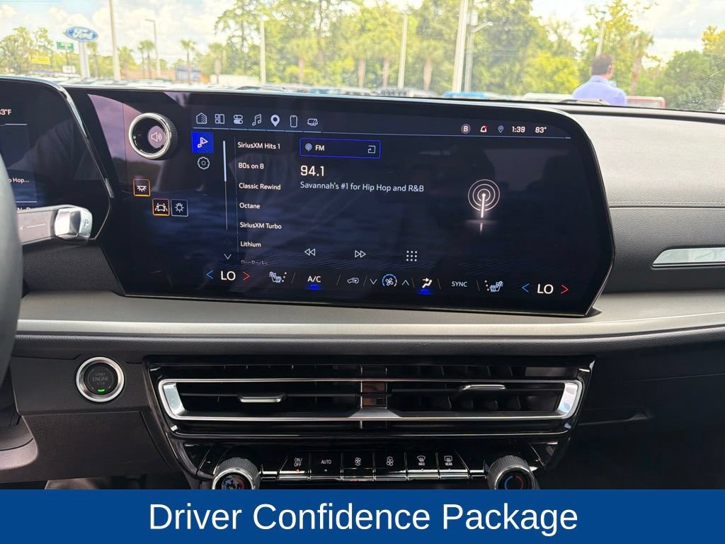 Used 2025 Chevrolet Traverse LT w/ Driver Confidence Package FWD image 28