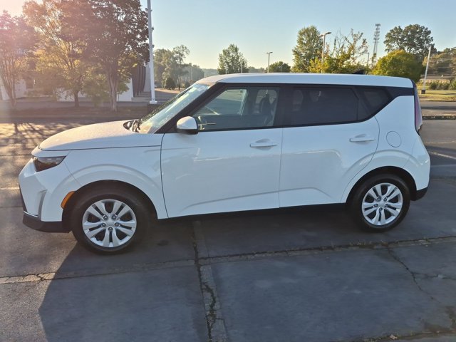 Used 2024 Kia Soul LX FWD image 7