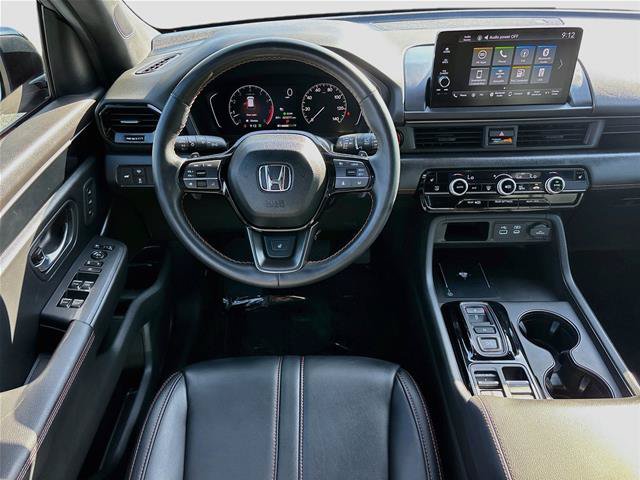 Used 2025 Honda Pilot TrailSport image 24