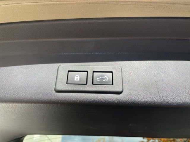 Used 2023 Subaru Ascent Touring image 10