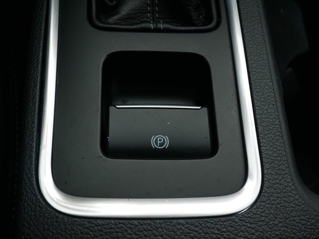 Certified 2017 Ford Escape SE w/ SE Sport Appearance Package image 26