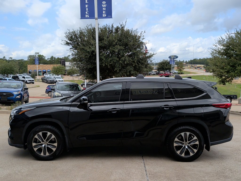 Used 2022 Toyota Highlander XLE FWD image 6