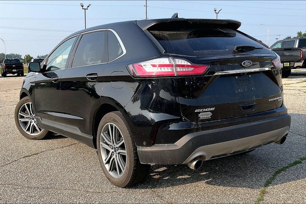 Certified 2019 Ford Edge Titanium w/ Equipment Group 301A AWD/4WD image 3