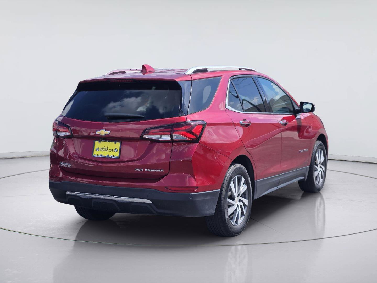 Used 2024 Chevrolet Equinox Premier AWD/4WD image 7