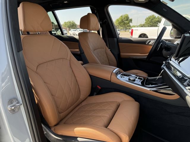 Used 2024 BMW X7 xDrive40i w/ M Sport Package AWD/4WD image 33