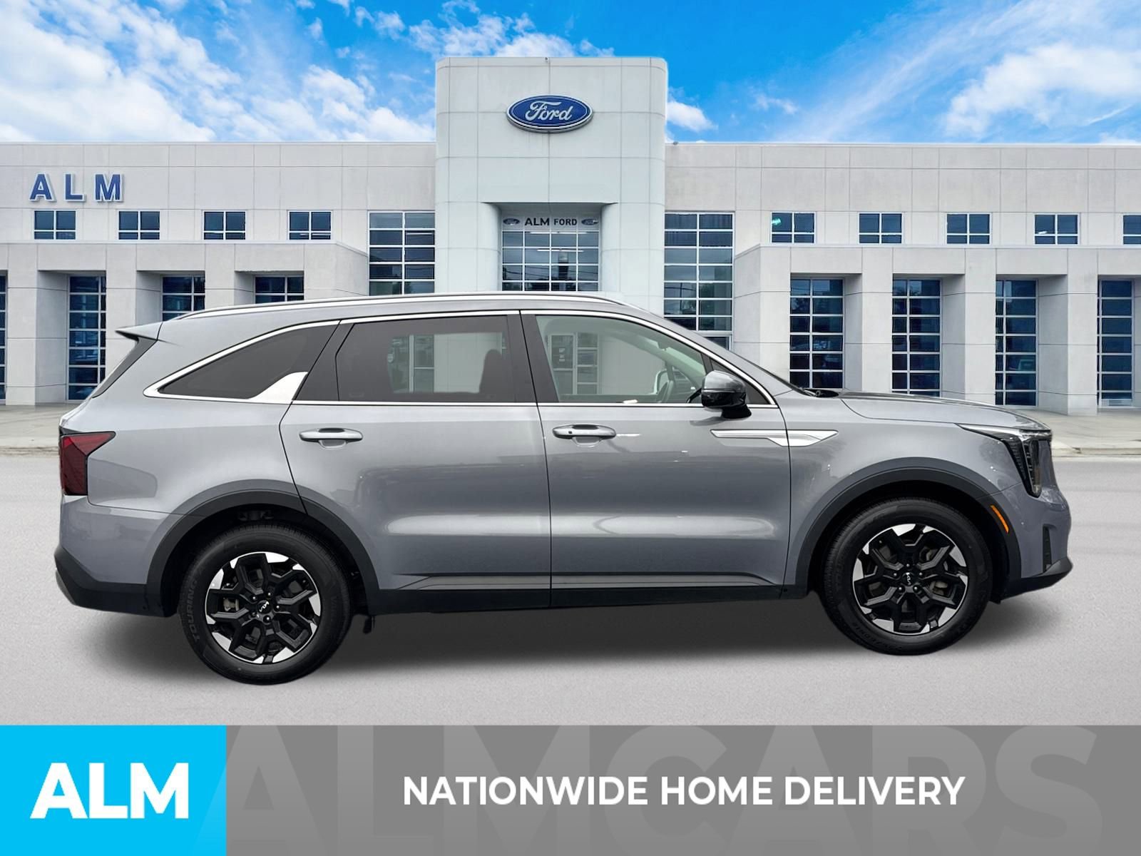 Used 2024 Kia Sorento S image 5