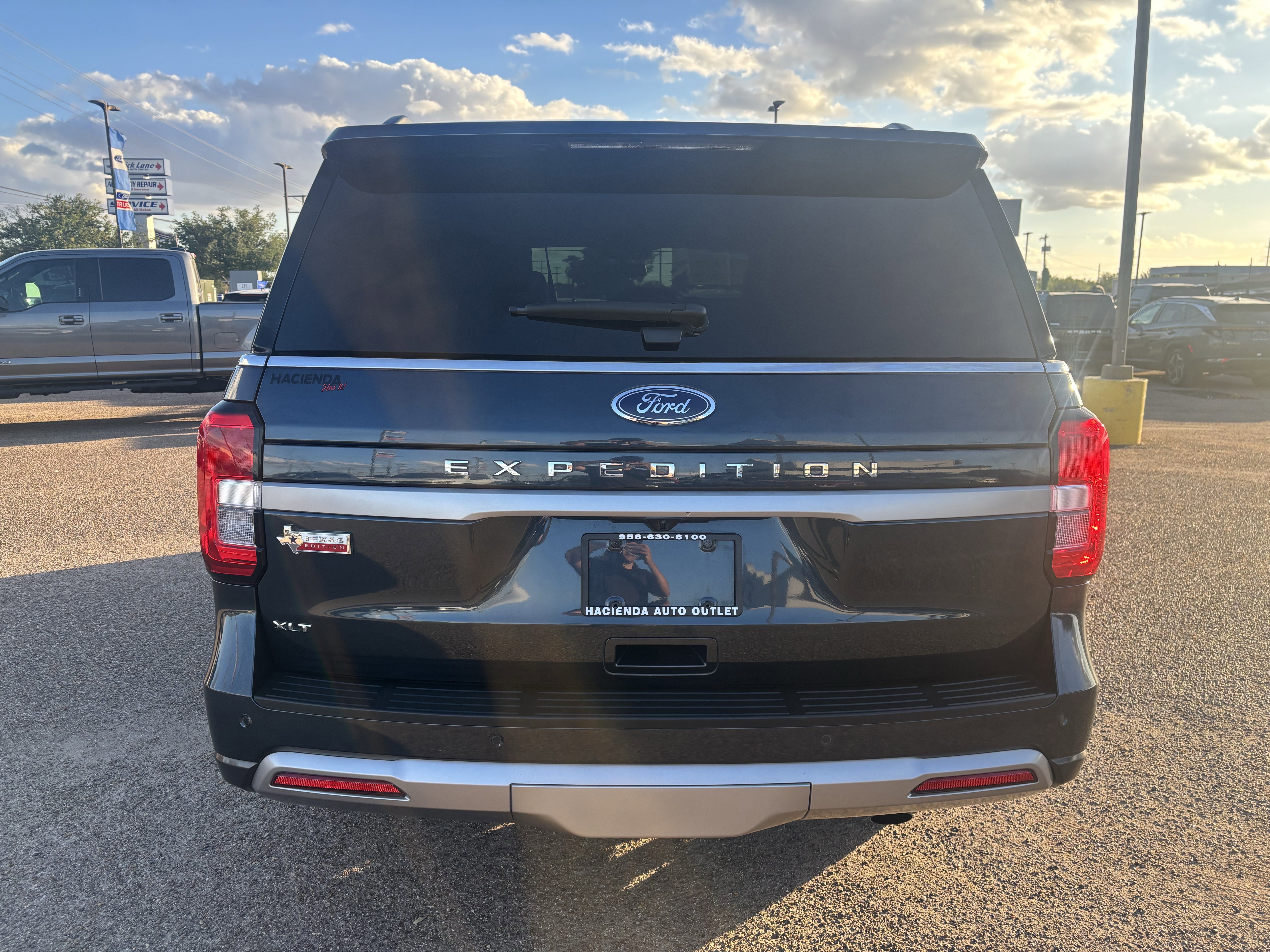 Certified 2022 Ford Expedition XLT image 4