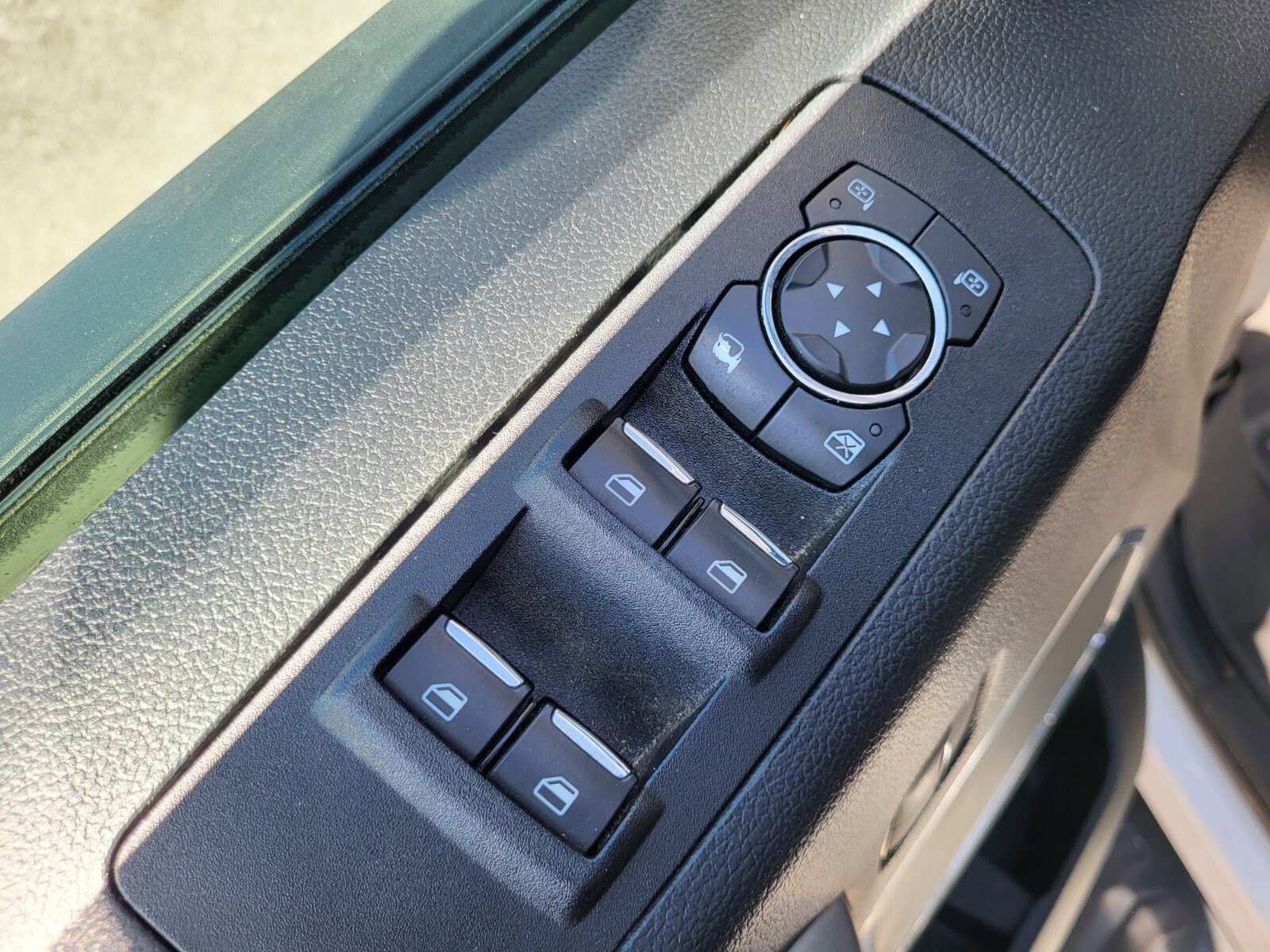 Certified 2019 Ford F150 Lariat w/ Equipment Group 502A Luxury image 19