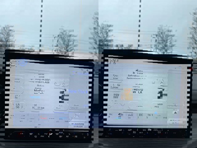 Certified 2023 Ford Escape Platinum w/ Premium Technology Package image 9