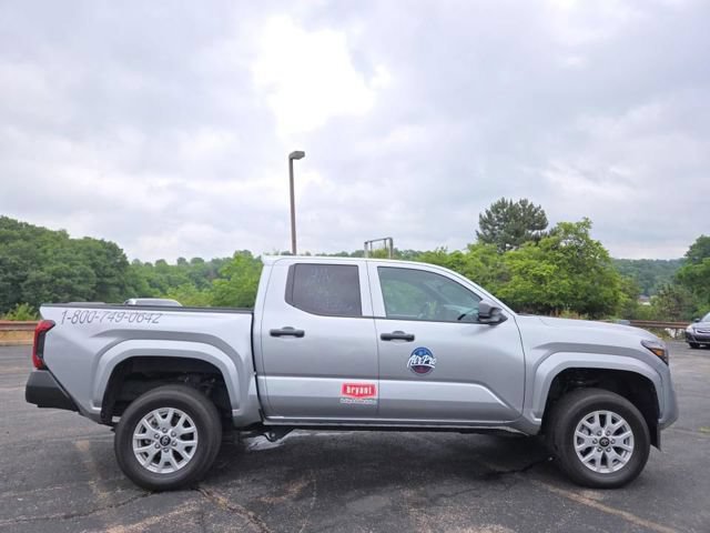 Used 2024 Toyota Tacoma SR w/ SR Upgrade Package AWD/4WD image 12