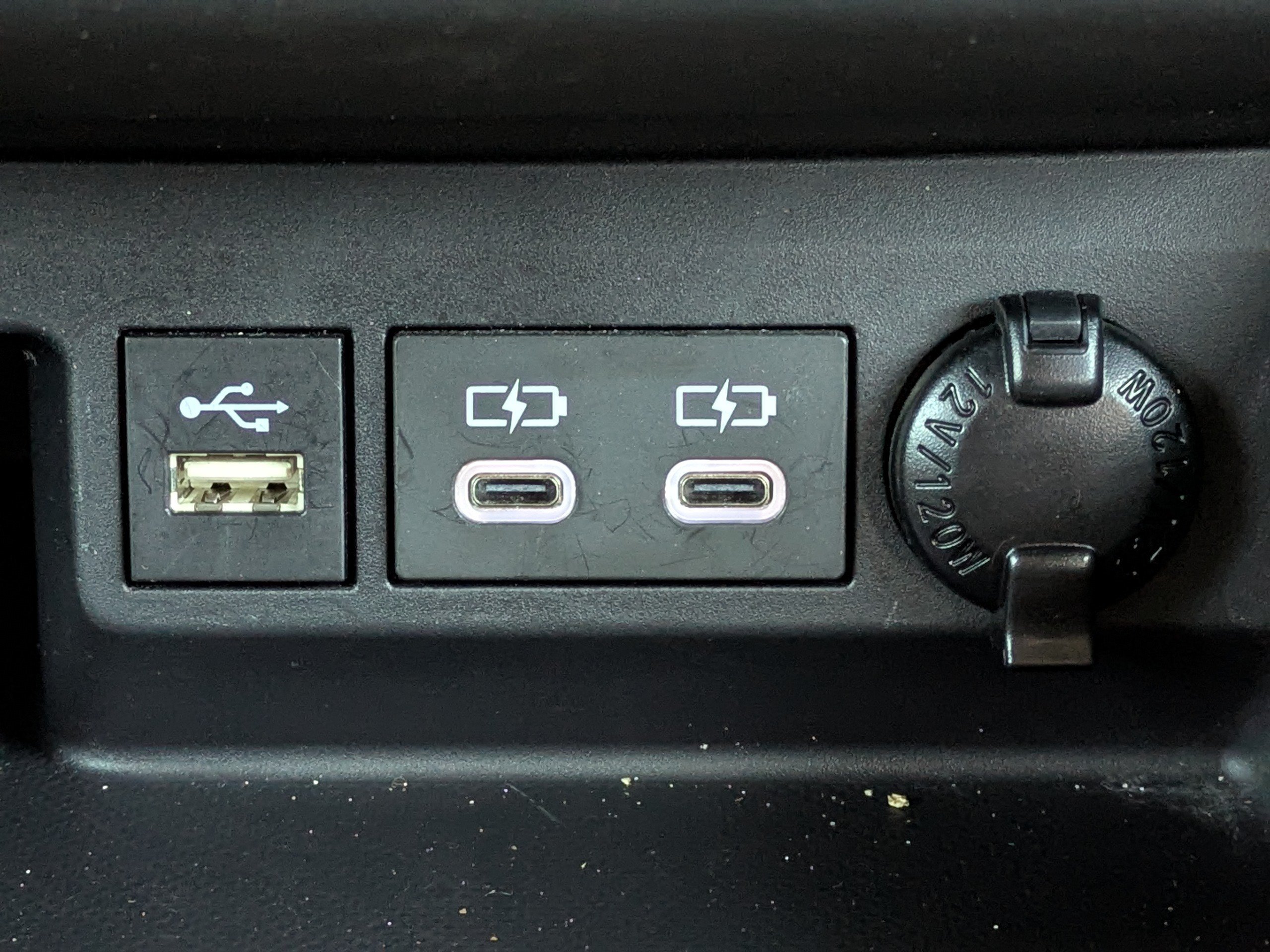 Used 2025 Toyota Highlander XLE FWD image 27