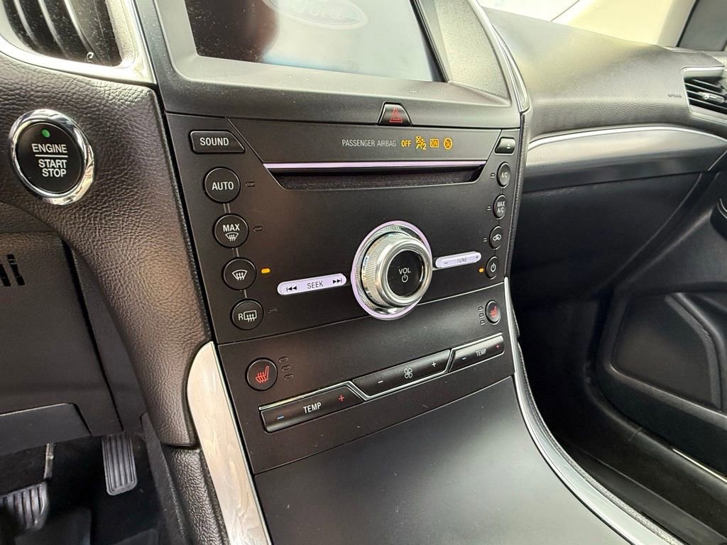 Certified 2019 Ford Edge Titanium w/ Cold Weather Package image 23