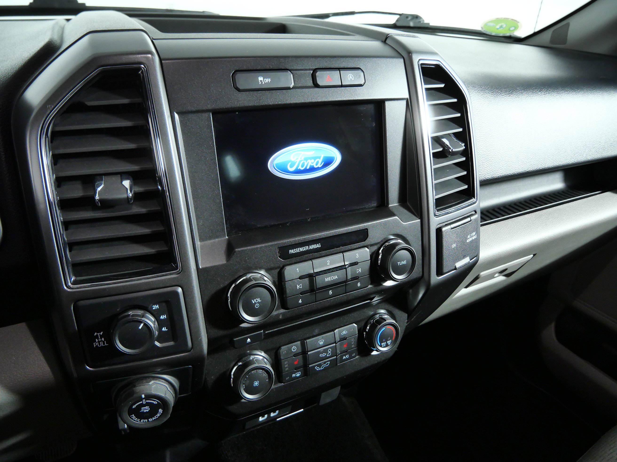 Certified 2018 Ford F150 XLT w/ Equipment Group 302A Luxury AWD/4WD image 20