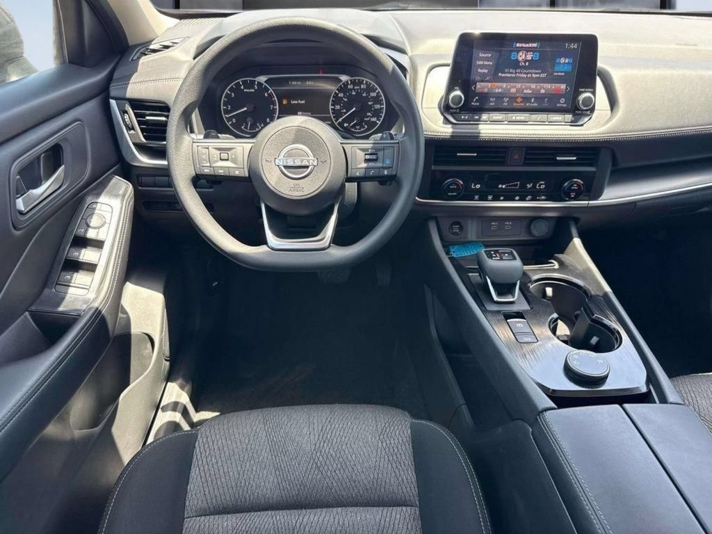 Used 2024 Nissan Rogue SV AWD/4WD image 13