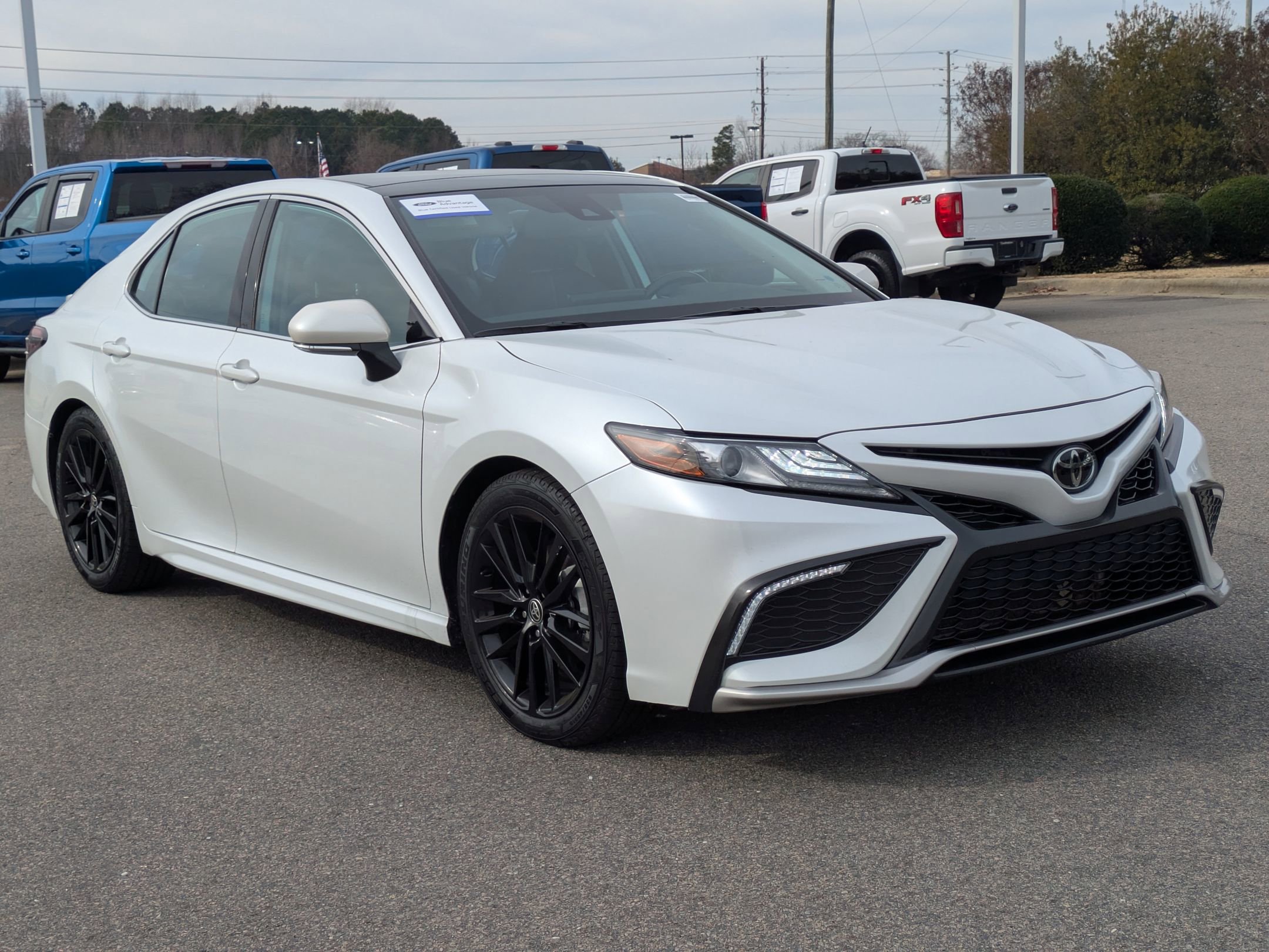 Used 2022 Toyota Camry XSE image 2