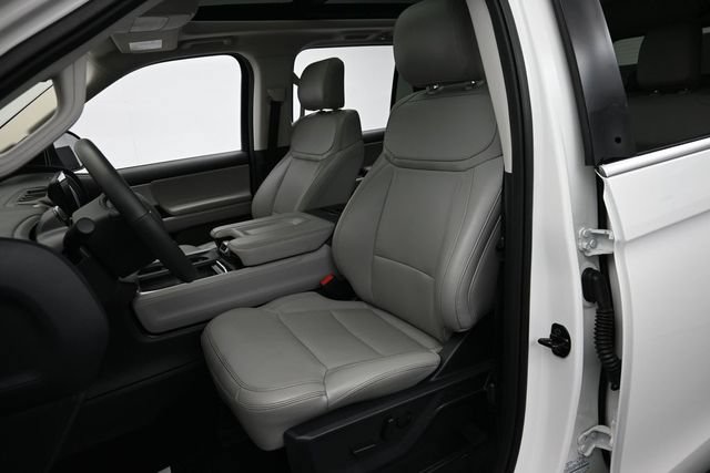 Certified 2025 Ford Expedition Active AWD/4WD image 11