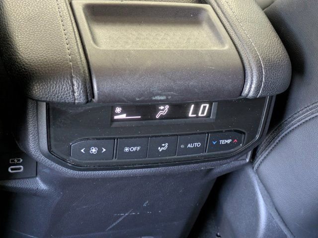Used 2024 Toyota Grand Highlander Limited image 18