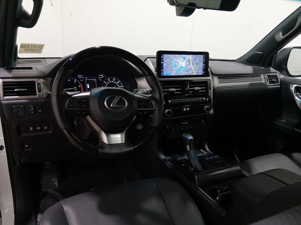 Used 2023 Lexus GX 460 Premium w/ Accessory Package AWD/4WD image 16