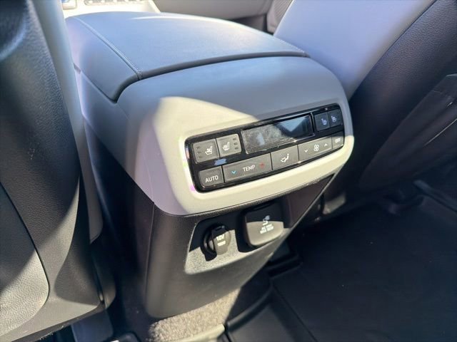Used 2024 Hyundai Palisade SEL w/ Premium Package image 16