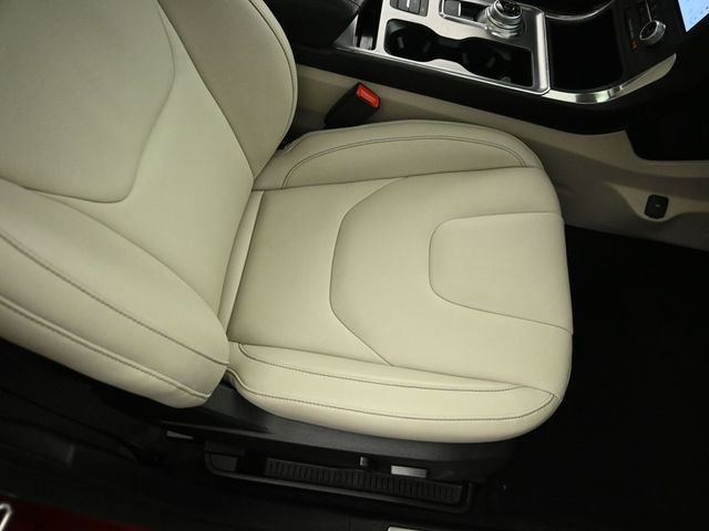 Certified 2022 Ford Edge Titanium w/ Class II Trailer Tow Package image 48