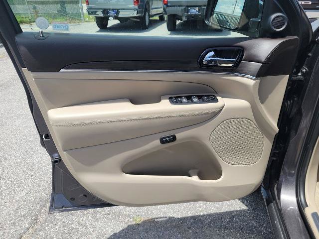 Used 2019 Jeep Grand Cherokee Overland AWD/4WD image 20