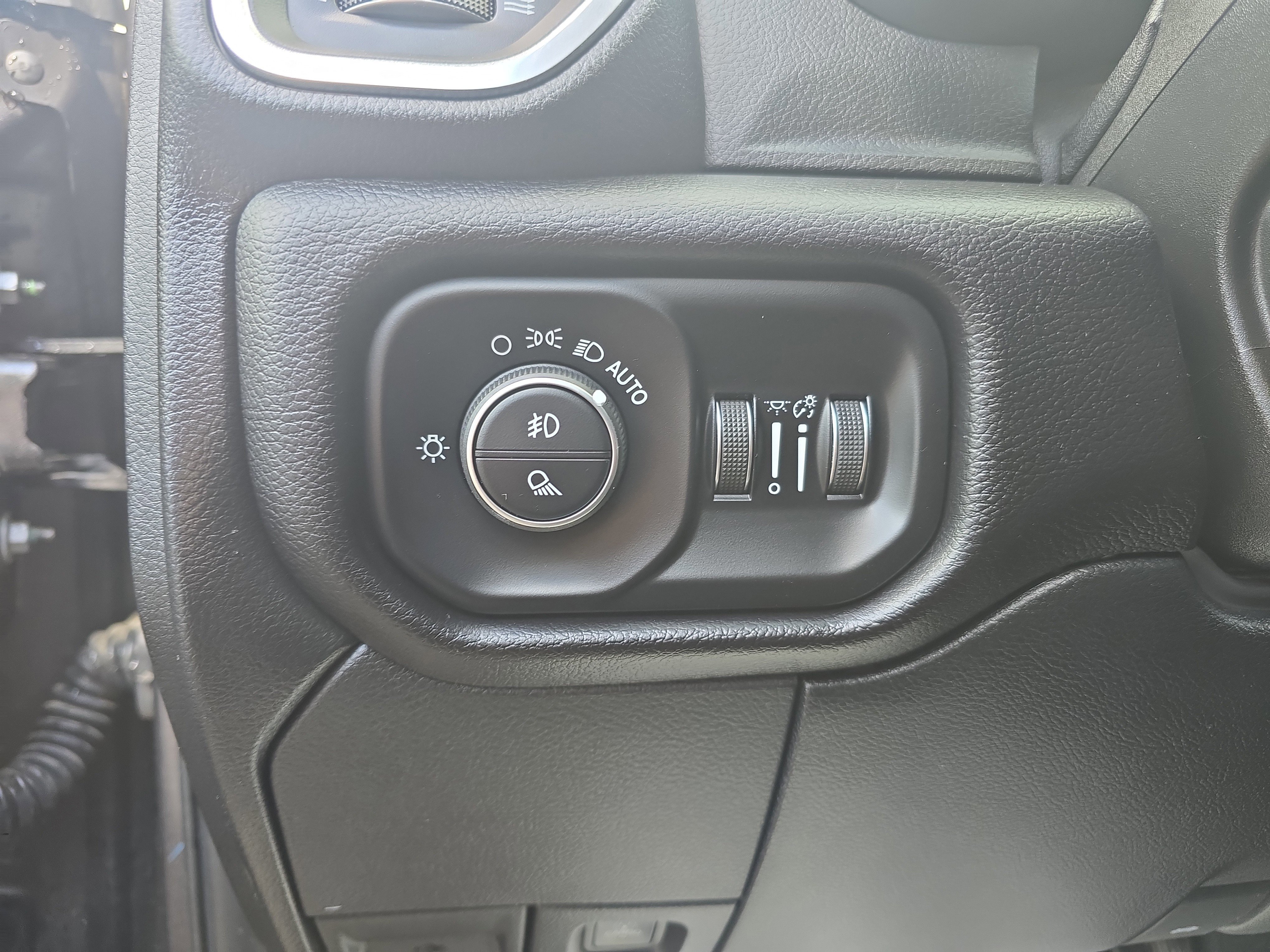 Used 2024 RAM 2500 Laramie image 19