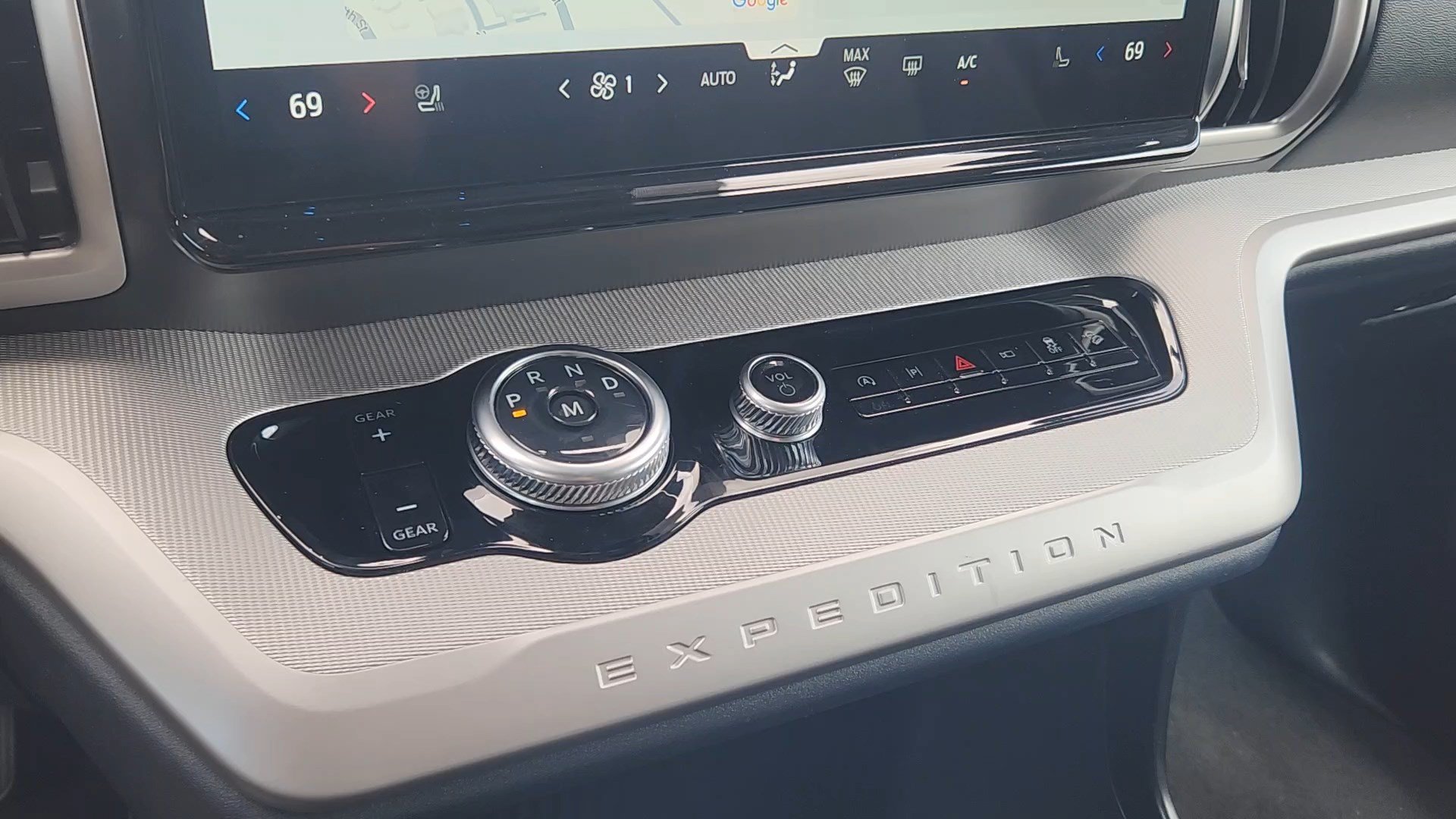 Certified 2025 Ford Expedition Active AWD/4WD image 16