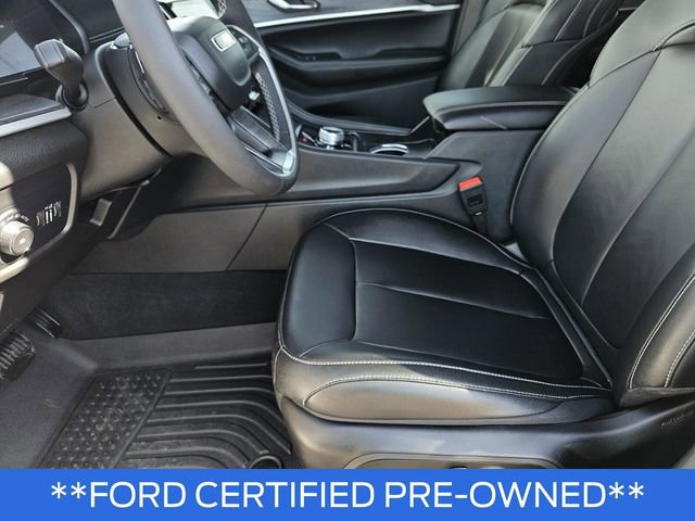 Used 2024 Jeep Grand Cherokee Limited w/ Black Appearance Package image 20