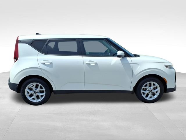 Used 2022 Kia Soul LX w/ Technology Package FWD image 12