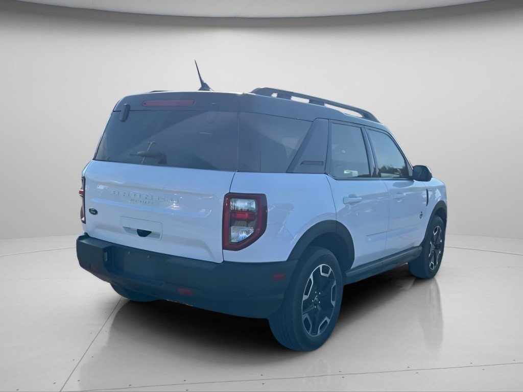 Certified 2022 Ford Bronco Sport Outer Banks w/ Tech Package AWD/4WD image 6
