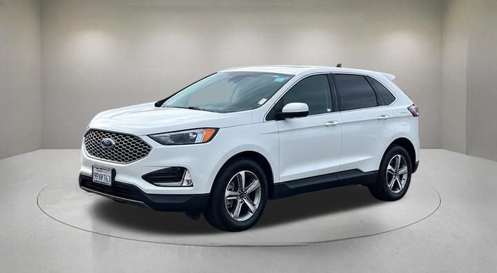 Certified 2024 Ford Edge SEL w/ Convenience Package AWD/4WD image 2