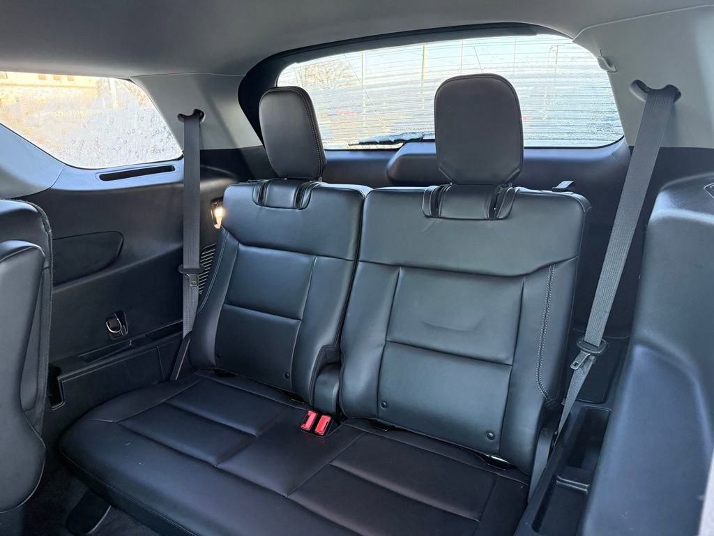 Certified 2022 Ford Explorer XLT w/ Equipment Group 202A image 15
