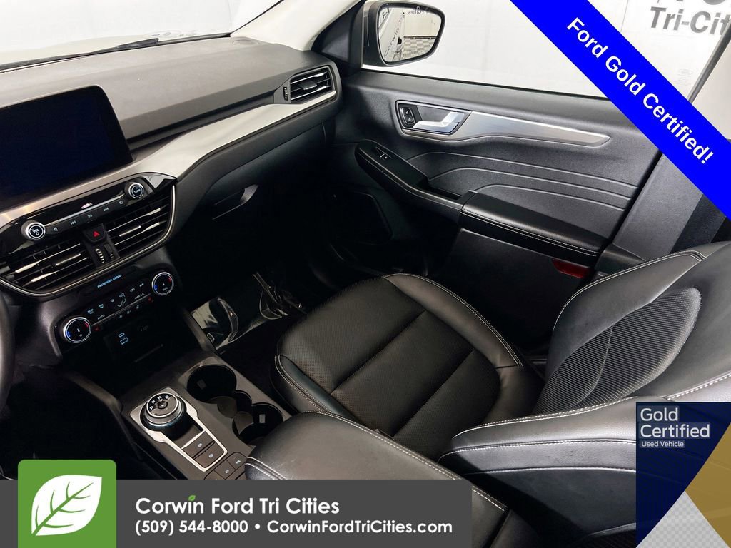 Certified 2022 Ford Escape Titanium w/ Class II Trailer Tow Package image 28