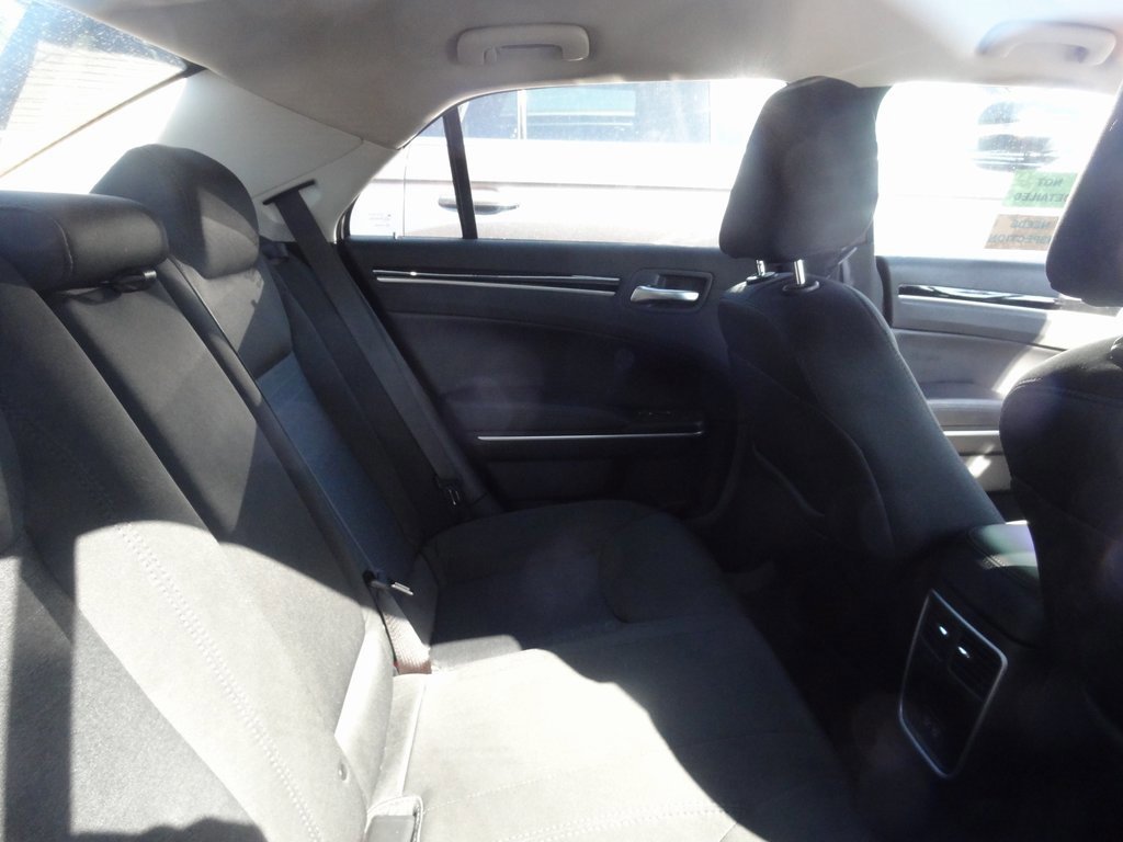 Used 2023 Chrysler 300 Touring image 8